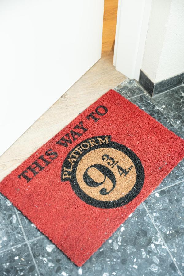 - Magical Harry Potter Apartment In Duisburg - 2 Mins Central Station Hbf - Kingsize Bed & Netflix - 外观 照片